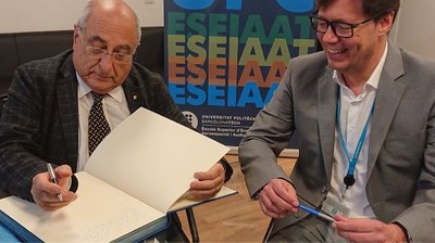 El Conseller de Recerca i Universitats de la Generalitat de Catalunya, Joaquim Nadal, ha visitat l’ESEIAAT de la UPC